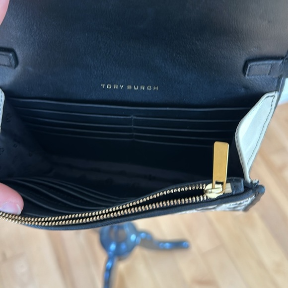 Tory Burch wallet on chain lesther bag - Picture 8 of 10